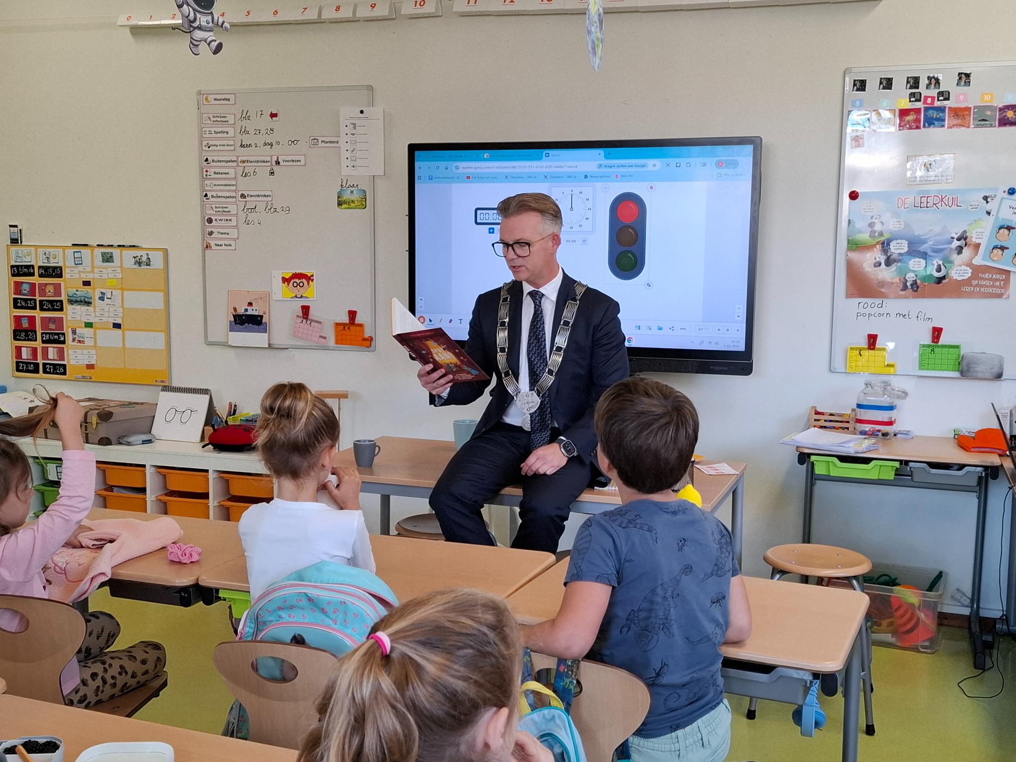 Voorlezen burgemeester 1 (1)